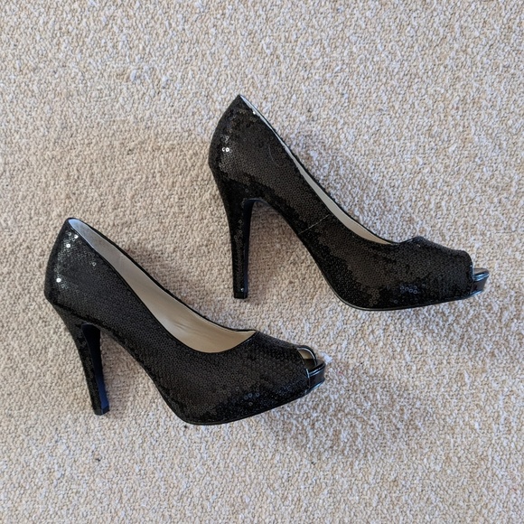 Wild Diva Black Sequin Peep Toe Pump, 7.5M - Picture 3 of 8